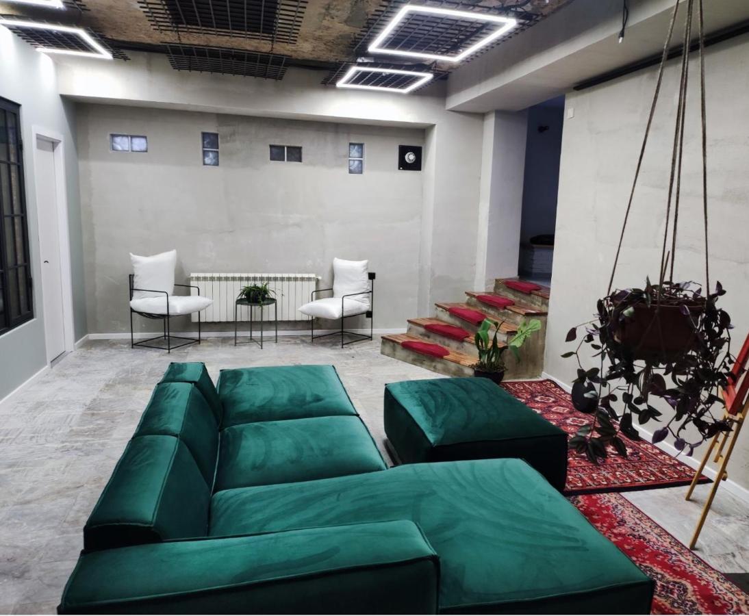 Shared Flat In An Artists District Pikris Gora Apartment Tbilisi Exterior photo