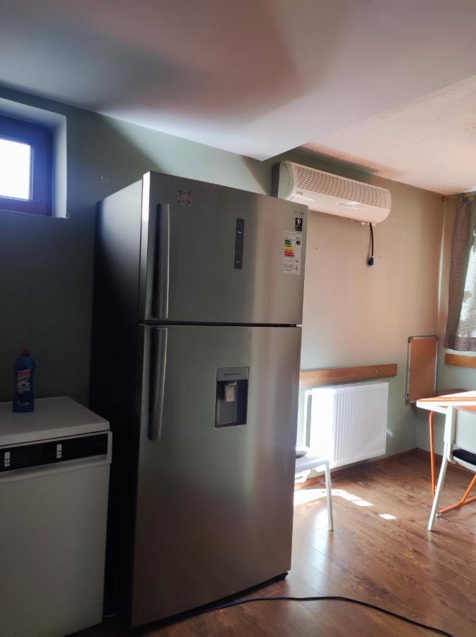 Shared Flat In An Artists District Pikris Gora Apartment Tbilisi Exterior photo